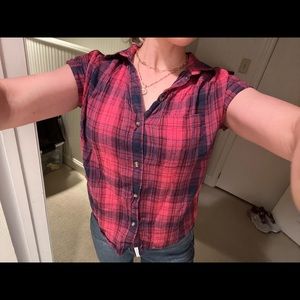 American Eagle XS Red and Black Flannel Collared Short Sleeve button up